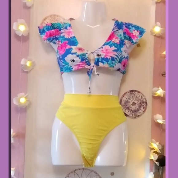 Mstuming (S) Floral Bikini - Picture 1 of 8